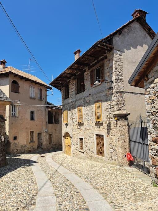 Appartamento Storico Con Giardino Soleggiato - B&B Via Rinaldi Arto Centonara Εξωτερικό φωτογραφία